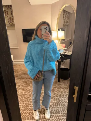 Blue Sweater Size L thumbnail 2
