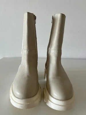Free People Brooks Lug Sole Chelsea Boots - Chalk Color - Size w 6.5 thumbnail 8