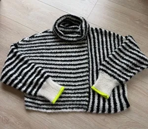 Pilcro Black and White illusion Striped Turtleneck Sweater with Neon Trim size M thumbnail 1