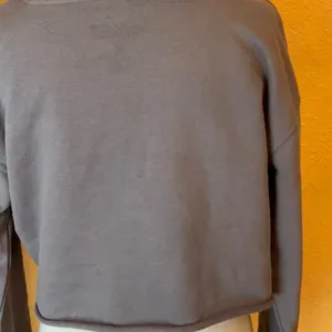 Venley Cropped hoodie Size XS thumbnail 3