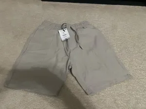 Bershka Men’s gray shorts thumbnail 1