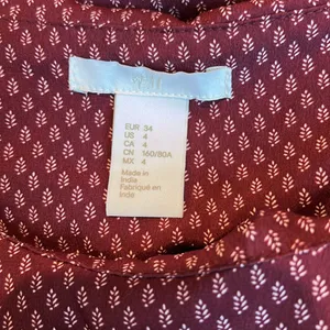 H&M dressy blouse thumbnail 5