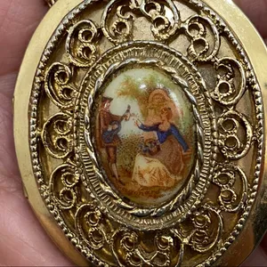 Vintage Victorian Locket Necklace thumbnail 9