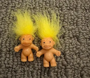 Vintage TROLLS Doll Earrings Tan thumbnail 1