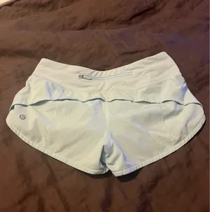 Lululemon Women's Hotty Hot Low Rise Size 4 Work Out Running Short 2.5" blue thumbnail 4