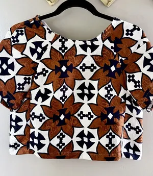Brown White Black Geometric Retro Print Crop Top Short Sleeve M thumbnail 1