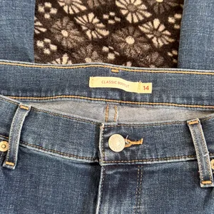 Levi’s Classic Bootcut Jeans thumbnail 3