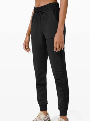 Lululemon Beyond the Studio Jogger
Black thumbnail 3