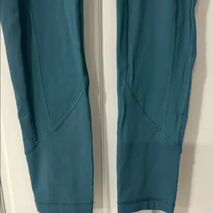 Lululemon Teal High-Waisted Leggings size 6 thumbnail 3