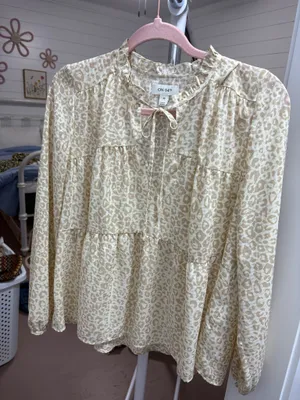 ON 34th Macy's blouse thumbnail 1