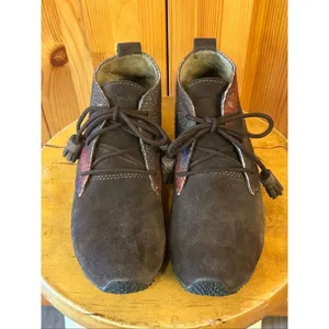Eddie Bauer Size 7.5 Transition Brown Suede Lace-Up Chukka Boots 6180-266 thumbnail 2