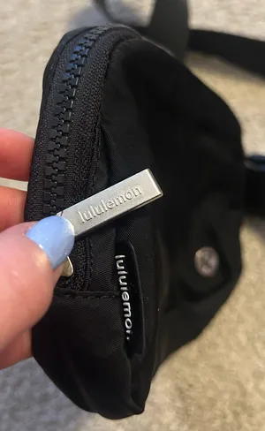Lululemon Belt Bag thumbnail 3