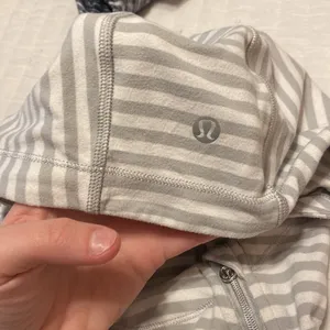 Lululemon Back on Track Pullover thumbnail 11