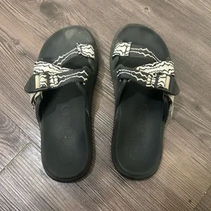 Chacos Monochrome Slide Sandals thumbnail 1