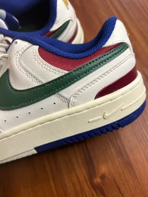 Nike Gamma Force Women’s Sneakers White with green and red Low 7.5 thumbnail 11