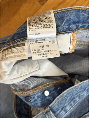 Size W28 L30 Levi's 501 Classic Distressed Straight Leg Button Fly 28X30 thumbnail 4