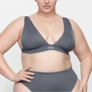 Skims PLUNGE BIKINI TOP SZ M in Gunmetal NWT thumbnail 1