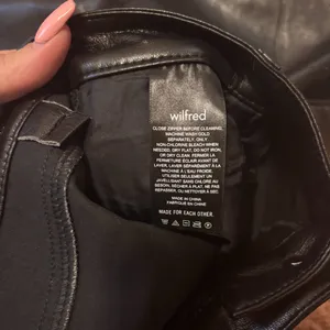 Aritzia Wilfred Womens Sz 4 The Melina Pant Vegan Leather Black #81518 HighWaist thumbnail 5