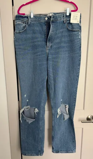 Abercrombie 90s Straight Ultra High-Rise Long Jeans thumbnail 1