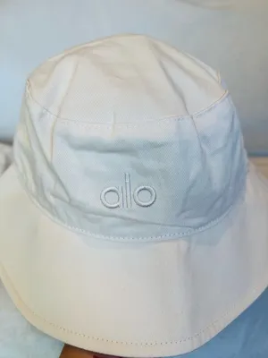 Alo Yoga Weekender Bucket Hat thumbnail 3