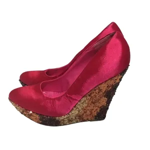 Privileged Women's Bourbon Sequin Wedge Pump Color Fuchsia thumbnail 5