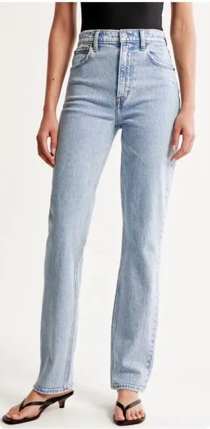 Abercrombie & Fitch Short Ultra High Rise 90s Straight‎ Jean Light Wash Curve thumbnail 1