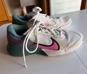 Nike Court Air Zoom Vapor‎ Pro Women Size 8.5 White Green Pink Tennis Shoes thumbnail 1