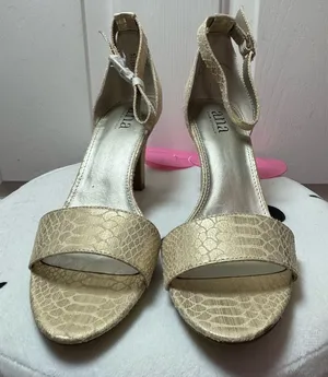 Anna Women's Beige Textured Heels Size 7.5 thumbnail 1