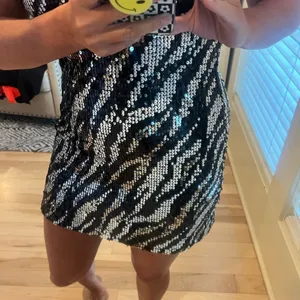 Forever 21 - NWT black/white/silver sequin dress! Size small! thumbnail 2