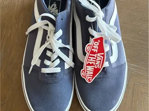 Vans Old Skool in Gray and White thumbnail 2