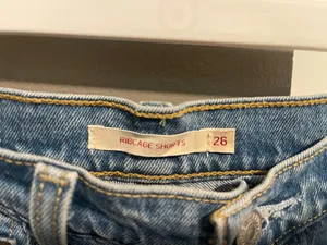Levi’s Rib Cage Denim Shorts thumbnail 4