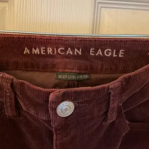 American Eagle Burgundy skinny corduroy pants size 6 thumbnail 5