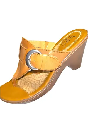 B.O.C Women’s Tan Leather Thong Sandals with Buckle thumbnail 4