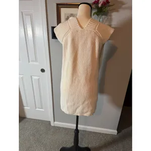 Time and Tru Womens XL White V-Neck Sleeveless Knit Sweater Vest thumbnail 2