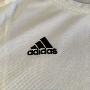 Adidas Women’s Short Sleeve White Top Climacool Size M NWT thumbnail 2