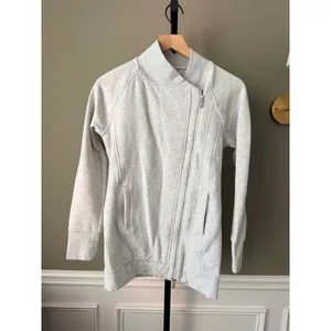 Lululemon Back To It Wrap Jacket Heathered Vapor Size 2 thumbnail 3