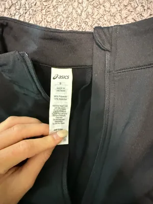 ASICS Quarter-Zip Pullover thumbnail 2