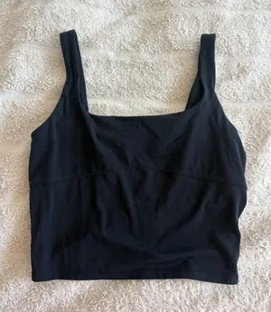 Vuori top size small built In bra thumbnail 1