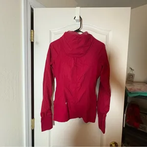 Lululemon In Flux Reversible Hooded Jacket Cranberry Red 8. Preloved excellen5 thumbnail 2