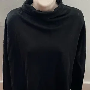 Lululemon merino wool black mock neck dropped sleeves sweatshirt, size 4 thumbnail 3