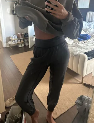 Lululemon Joggers thumbnail 1