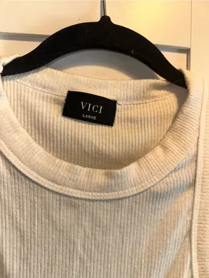 Vici Off White Ribbed Raw Edge Bottom Tank $44 MSRP thumbnail 4