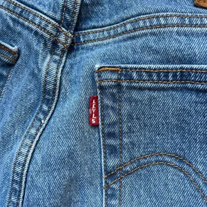 Levi's Wedgie Icon Straight Leg Jeans - Size 26 thumbnail 7