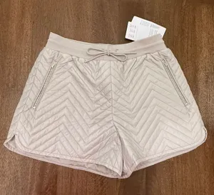Athleta Apres Ski Short NWT Cream Beige Color size 4 Quilted Puffer thumbnail 1