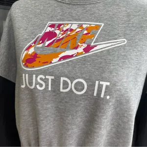Nike Womens Sweatshirt Sz XS Gray Black Pullover Crew Neck Workout‎ Activewear thumbnail 6