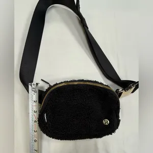 lululemon athletica Black Sherpa Crossbody Belt Bag thumbnail 3