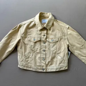 Old Navy Cropped Jean Jacket thumbnail 7