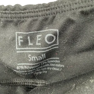 Fleo Size Small Black Booty Shorts Athletic Athleisure Exercise Workout Crossfit thumbnail 3