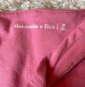 Abercrombie NWT Tank thumbnail 2