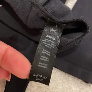 Skims Essential Crew Neck Long Sleeve Bodysuit thumbnail 3